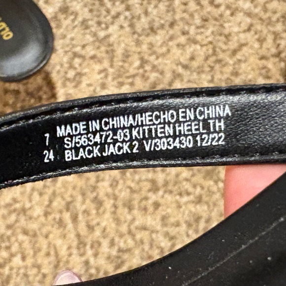 Old Navy Kitten Heel - Picture 4 of 4